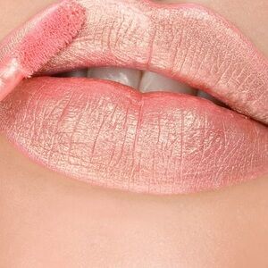 Last One Jeffree Star Velour Liquid Lipstick in Ryland